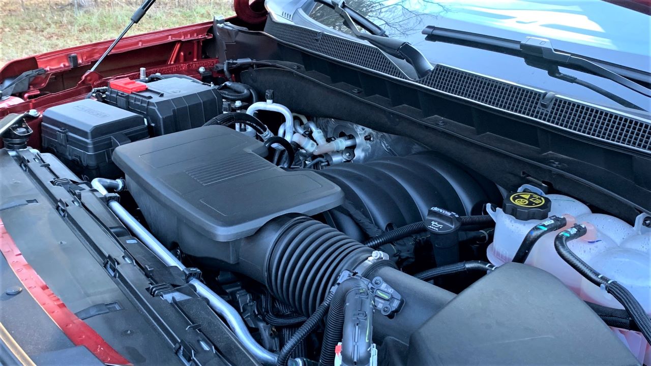 2022 Chevrolet Suburban RST engine bay