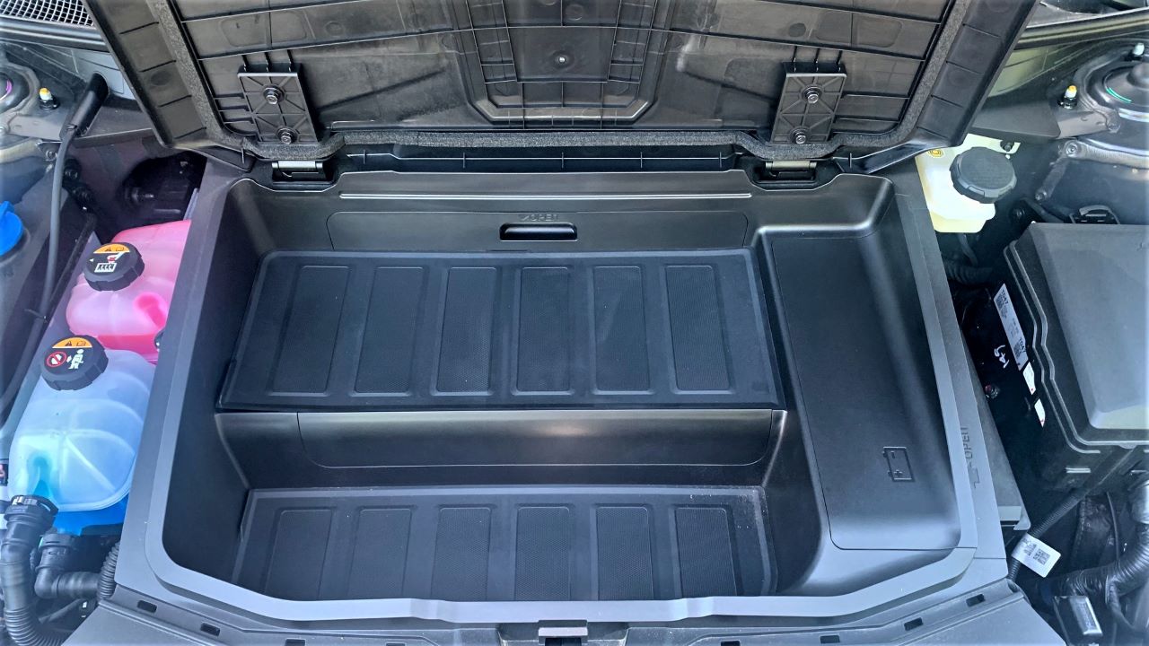Hyundai Ioniq 5 open frunk compartment