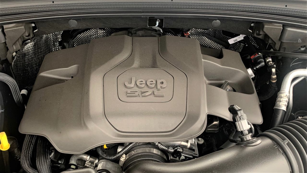 2022 Jeep Grand Cherokee Two-Row engine