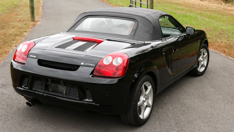 2004 Toyota MR2 Spyder