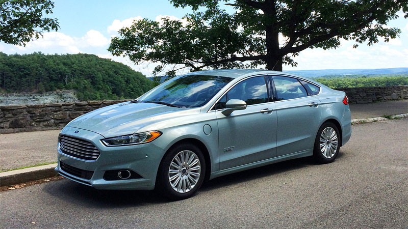 2014 Ford Fusion Energi SE review