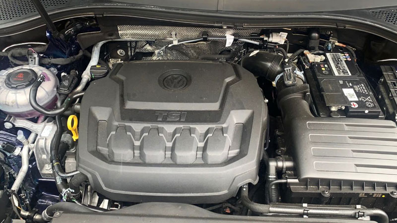 2023 Volkswagen Tiguan engine