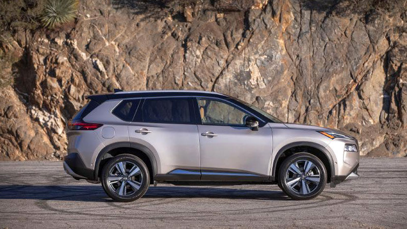 2023 Nissan Rogue side