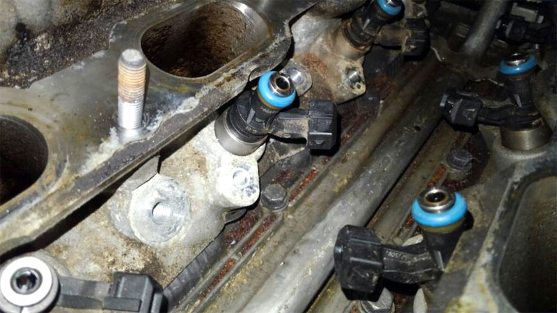 bad fuel injector symptoms