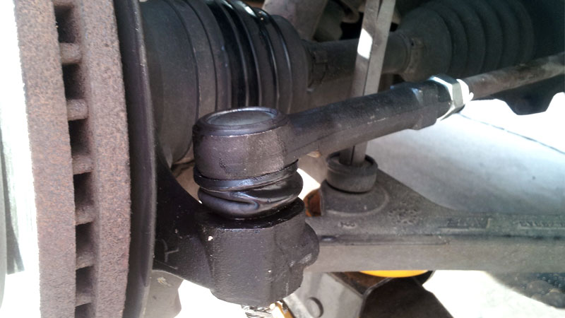4 Symptoms of a Bad Tie Rod and Replacement Cost