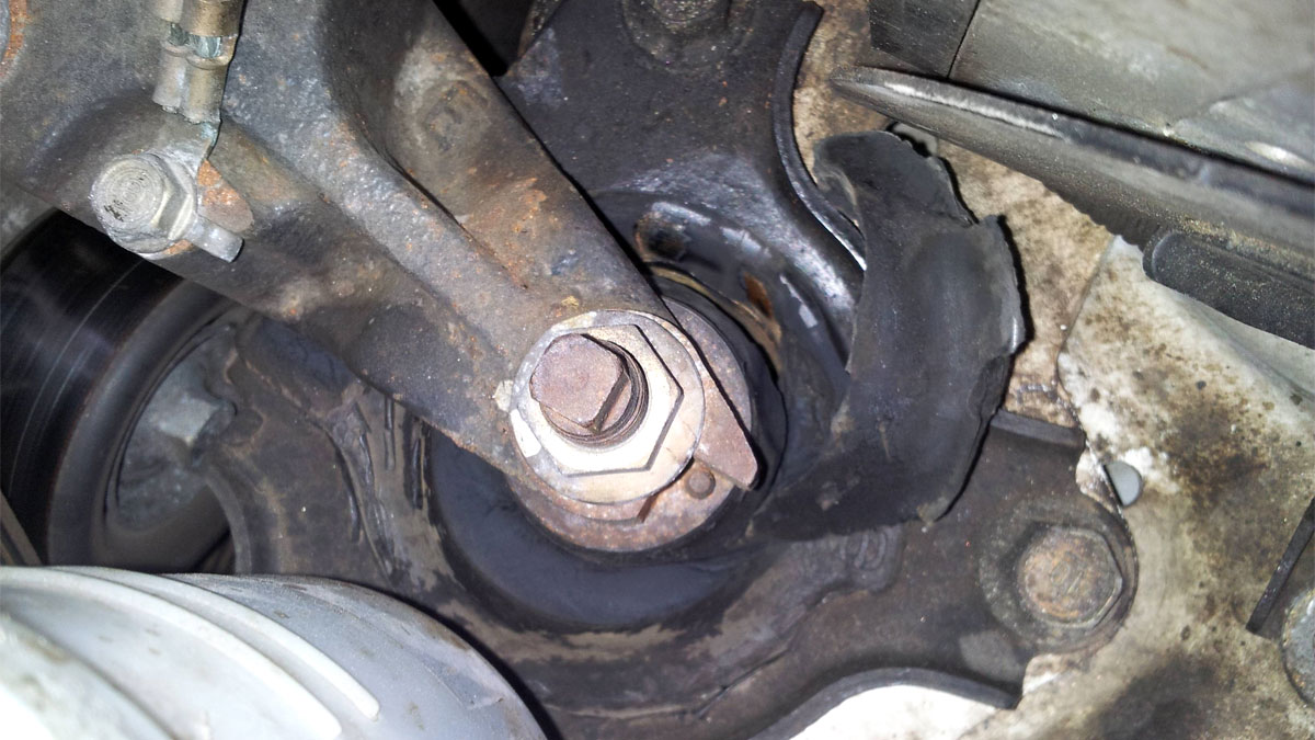 4 Signs of a Dangerous Engine Mount (And Its Substitute Value)